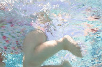 Hoe warm moet babyzwembadwater zijn?