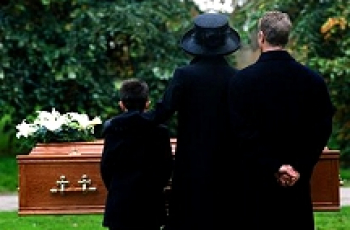 Kinderen meenemen naar de begrafenis