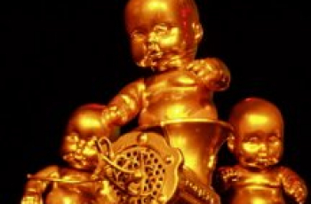 Welke gegevens verhuizen er mee naar de brugklas?