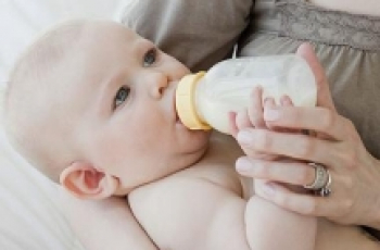 "Vetzuren in flesvoeding geven achterstand"