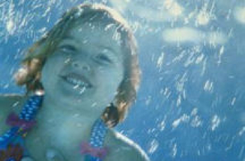 Zwemles voor zorgenkinderen