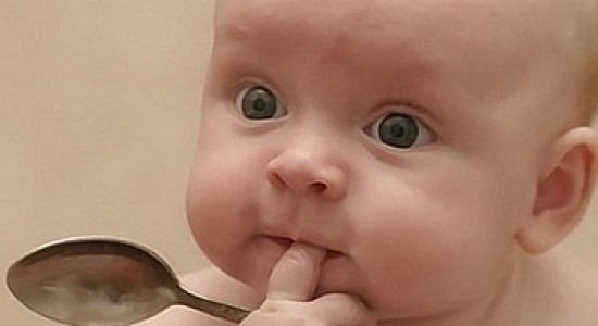 Babyvoeding (4) - Noodzakelijke voedingsstoffen