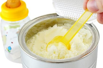 Babyvoeding (3) - Poedermelk