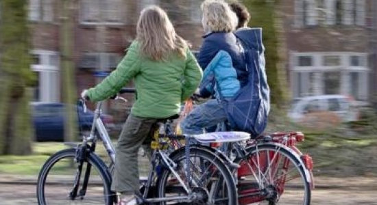 Zelfstandig naar school, of brengen en halen?