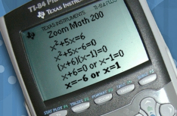 Kat en muisspel rond ZoomMath