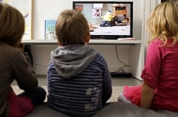 Worden kinderen dik van tv-kijken?