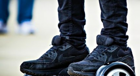 Niet met hoverboard op straat