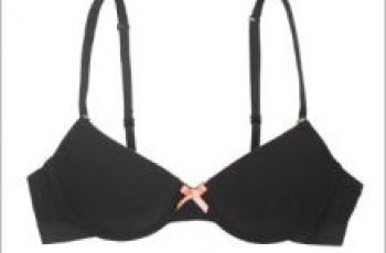 Ophef over kinder-bh'tjes