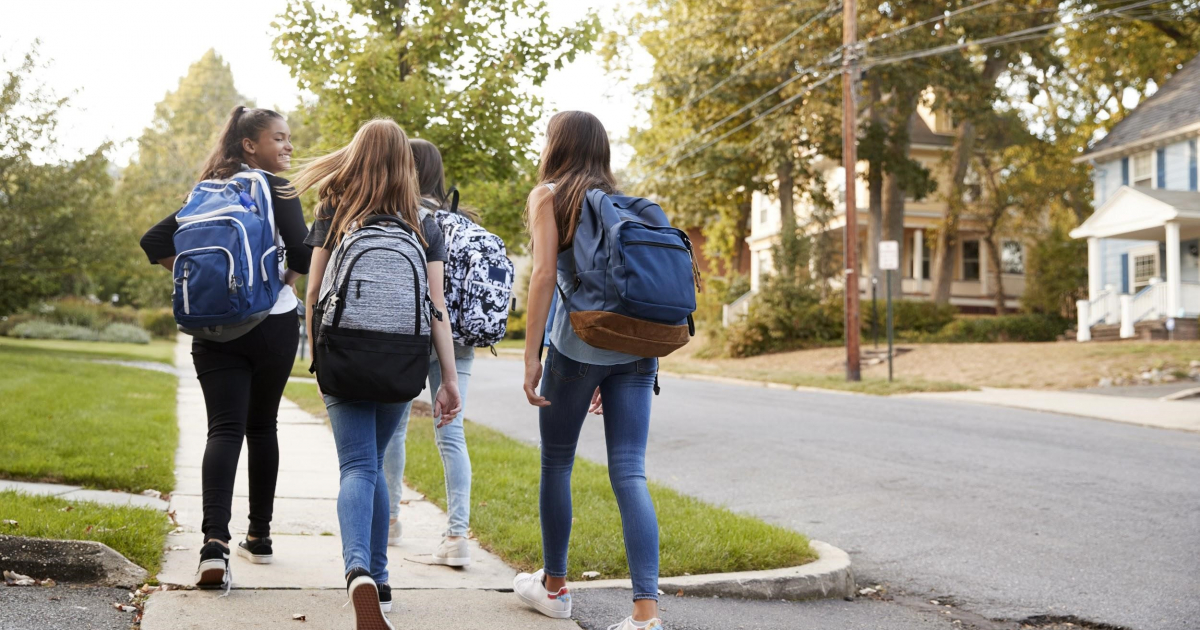 Hoe ik de juiste schooltas voor de middelbare school? | Ouders.nl