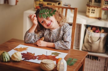 De leukste Herfst-Activiteitenlijst: 10 ideeën om binnen in huis van de herfst te genieten