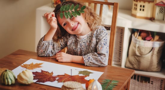 De leukste Herfst-Activiteitenlijst: 10 ideeën om binnen in huis van de herfst te genieten