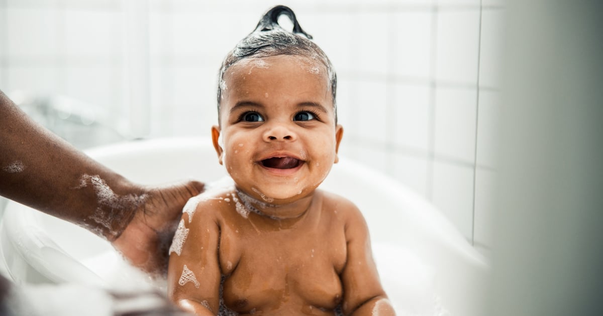 Verstelbaar In werkelijkheid schroef Hoe vaak doe jij je kind in bad? Ze hoeven waarschijnlijk minder vaak in bad  dan je denkt! | Ouders.nl