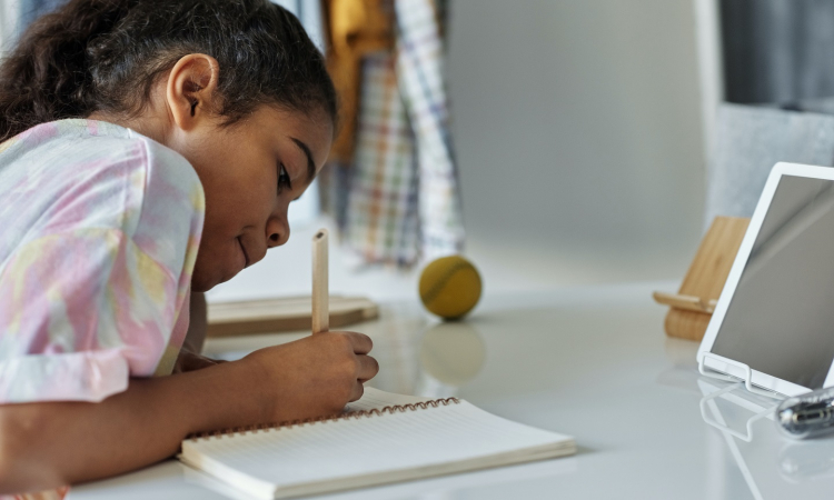 Basisschoolleerlingen Minder Gemotiveerd Om Thuis Aan School Te Werken Dan Ouders Denken Ouders Nl