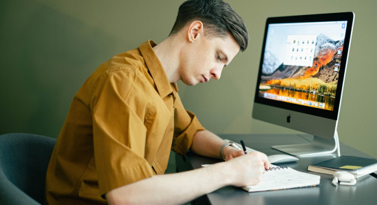 Een digitale (studiekeuze)beurs of open dag bezoeken: hoe pak je dat aan?