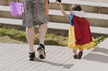 Mijn kind wil bepaalde kleding niet aan, wat te doen?