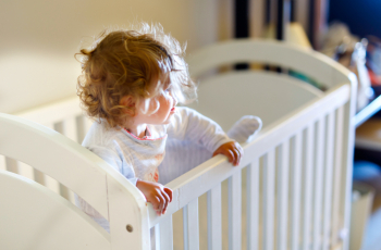 Overstap van ledikant naar peuterbed, hoe doe je dat?