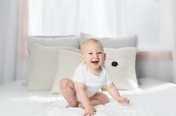 Wakkertijden van baby´s per leeftijd: zo help je jouw kindje aan meer slaap!