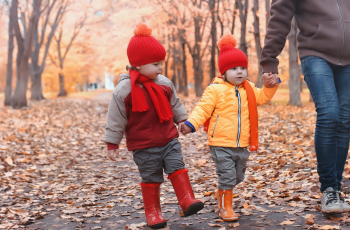 Buitenspelen in de winter: zo kleed je je kind warm aan