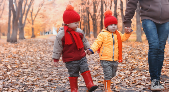 Buitenspelen in de winter: zo kleed je je kind warm aan