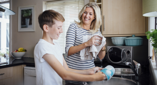 Hoe praat je met je zoon over menstruatie? Dit is wat alle jongens moeten weten!