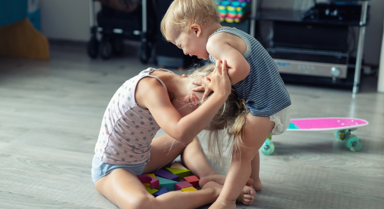 Mijn peuter bijt: dit kun je doen!
