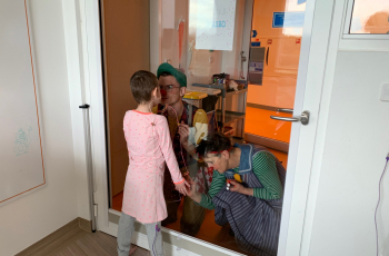 Kleine Suze was doodziek, toch gaf dit haar een glimlach