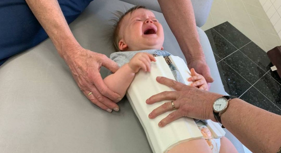 Liam (1) zamelt geld in voor duurste medicijn ter wereld: help jij Liam overleven?