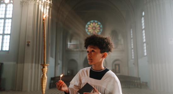 Aan een kind uitleggen wat een crematie is: hoe doe je dat?