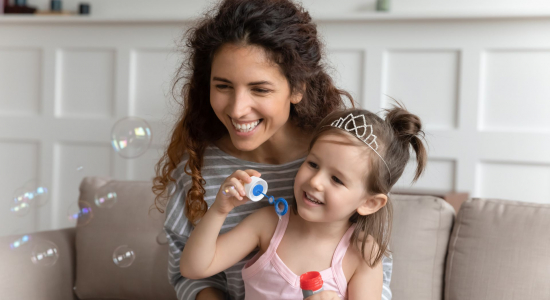 Hoe regel je een betrouwbare oppas voor je kind?