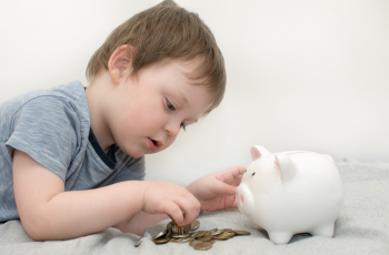 Sparen voor je kind: hoe pak je dit het best aan zodat hij er later het meest profijt van heeft?
