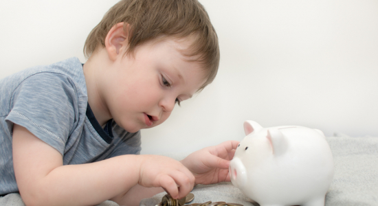 Sparen voor je kind: hoe pak je dit het best aan zodat hij er later het meest profijt van heeft?