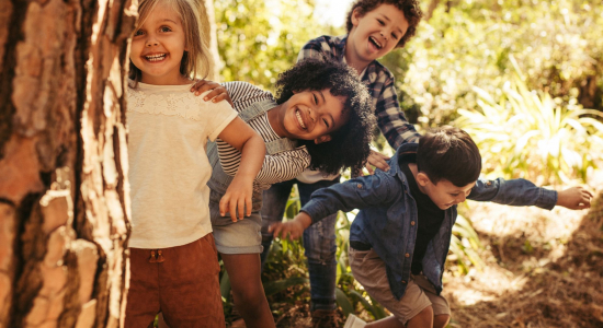 De leukste Oud-Hollandse spelletjes voor buiten