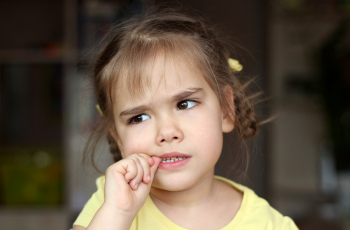 Stoppen met nagelbijten: hoe kan ik het mijn kind afleren?