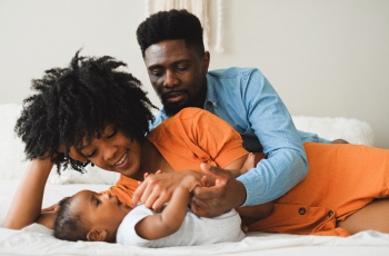 Van roze naar grijze wolk en weer terug: dit hielp mij in het prille moederschap
