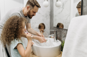 Hoe zorg je voor een kindvriendelijke keuken en badkamer?