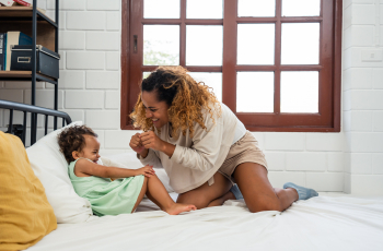 Gebroken nachten door je kind? Deze tips helpen je om de dag toch energiek te beginnen