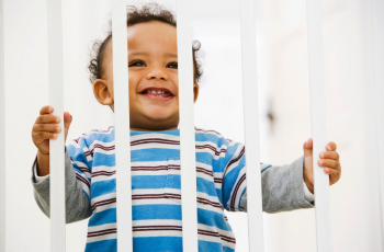 Zo kun je jouw baby veilig in de box laten spelen