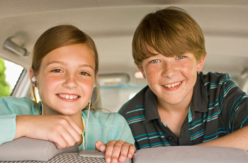 Help! Mijn kind heeft last van wagenziekte: zo los je het op