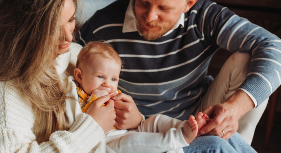De kracht van babygebaren: 6 voordelen om met je baby te communiceren