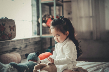 Zindelijkheidstraining: 8 tips om om te gaan met weerstand en angst