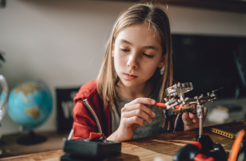 Ilse vertelt over haar hoogbegaafde kind: van de ontdekking tot begeleiding in het onderwijs