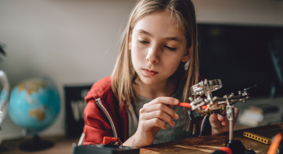 Ilse vertelt over haar hoogbegaafde kind: van de ontdekking tot begeleiding in het onderwijs