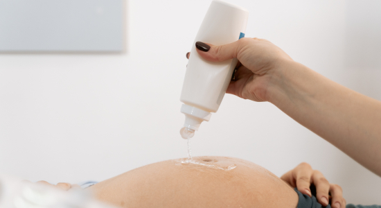 Mijn bevalling: 'omdat mijn vriend chronisch ziek was, wisten wij direct dat ICSI de enige optie was'