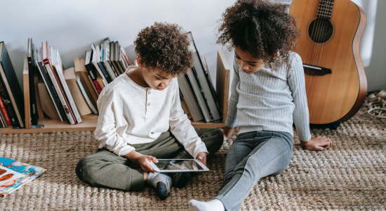 Positieve digitale gewoonten bij kinderen creëren, hoe doe je dat?
