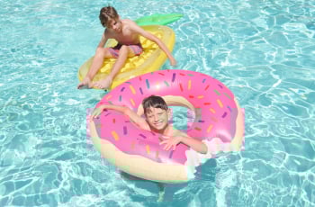 Ga je op vakantie met een samengesteld gezin? Voorkom stress met deze tips