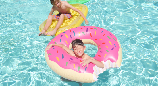 Ga je op vakantie met een samengesteld gezin? Voorkom stress met deze tips