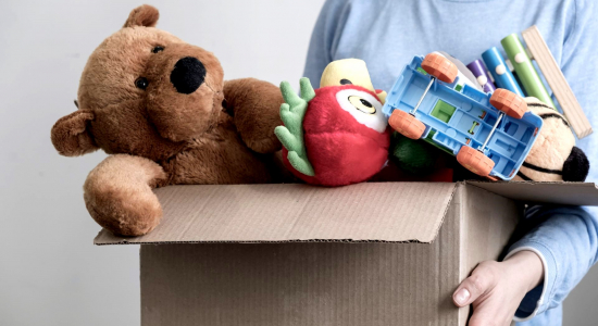 Speelgoed minimaliseren: praktische stappen om te ontspullen met het gezin