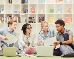 Studentenzorgverzekering voor je kind: handig of onzin?