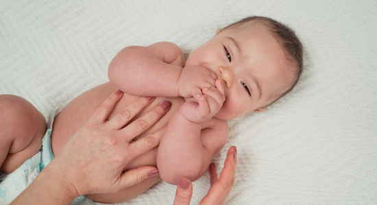Aardbeivlek bij je baby: dit is het, zo herken je het en dit kun je doen