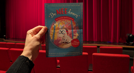 De NEEhoorn in het theater: ga jij ook naar deze familievoorstelling vol humor?